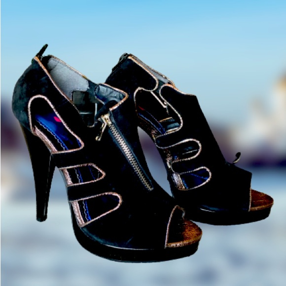 Luichiny Suede Heels - NEW IN BOX